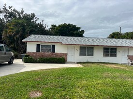 8853 Dania Dr in Palm Beach Gardens, FL - Building Photo