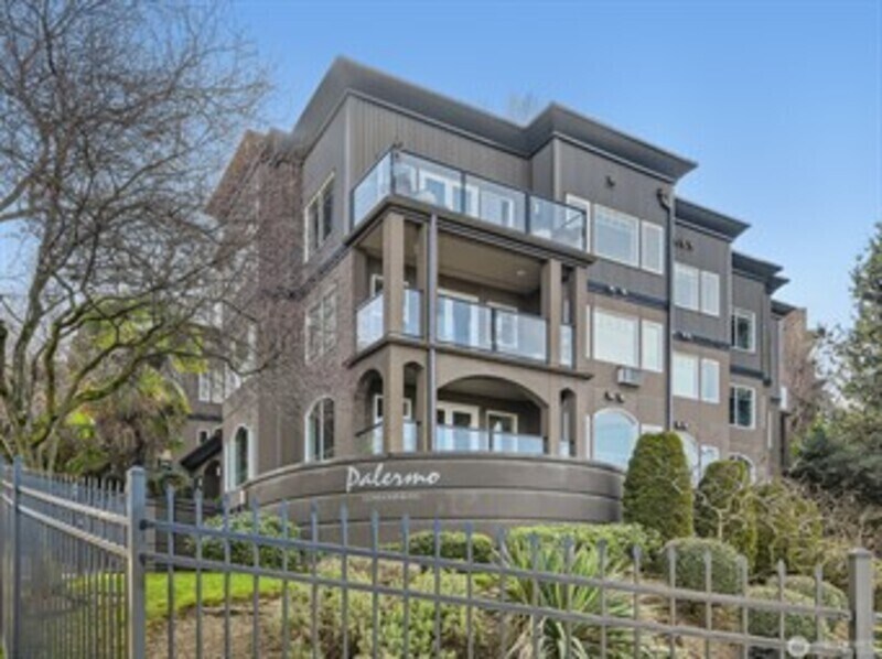 1029 Belmont Ave E in Seattle, WA - Building Photo