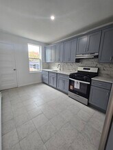 6027 Monroe Pl in West New York, NJ - Building Photo - Building Photo