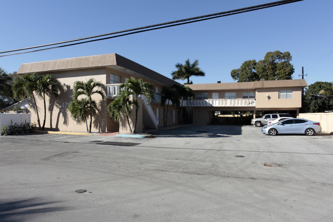 4717 SW 33rd Way in Fort Lauderdale, FL - Building Photo