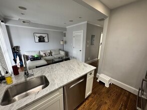 252 Bowen St in Boston, MA - Building Photo - Building Photo