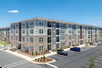 Elevate the Crossings in Fuquay Varina, NC - Foto de edificio - Building Photo