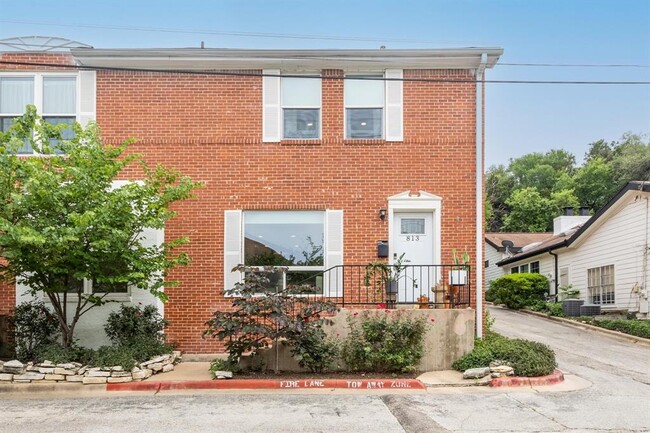 813 E Oltorf St in Austin, TX - Building Photo - Building Photo