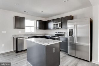 7301 Statesman Blvd in Ruther Glen, VA - Building Photo - Building Photo