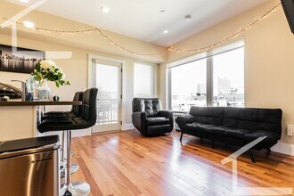 8 Glencoe St in Boston, MA - Foto de edificio - Building Photo