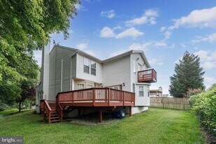 6263 Woodcrest Dr in Ellicott City, MD - Building Photo