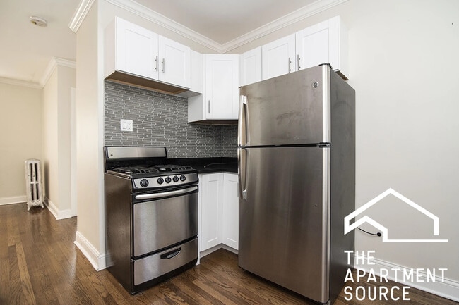 2537 N Seminary Ave, Unit 2S in Chicago, IL - Foto de edificio - Building Photo