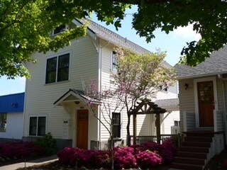 350 NW Polk Ave, Unit Garage Mahal in Corvallis, OR - Building Photo