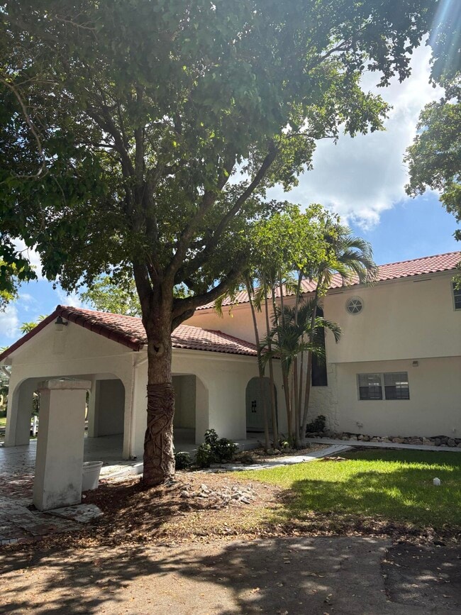 property at 2614 Amherst Ln