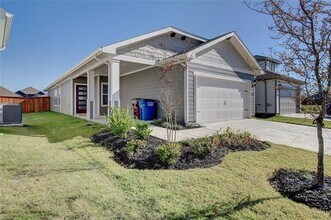 4104 Zoe Ln in Farmersville, TX - Building Photo - Building Photo