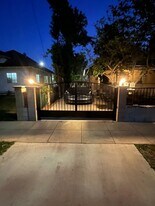 738 W 9th St in Pomona, CA - Building Photo