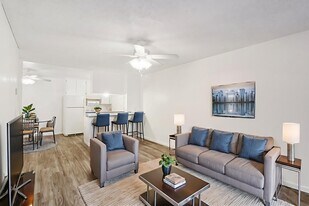 Stadium Arms Apartments in San Diego, CA - Building Photo