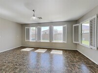 410 Remington Creek Dr photo'