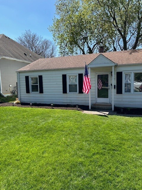 1120 S Washington St in Wheaton, IL - Building Photo