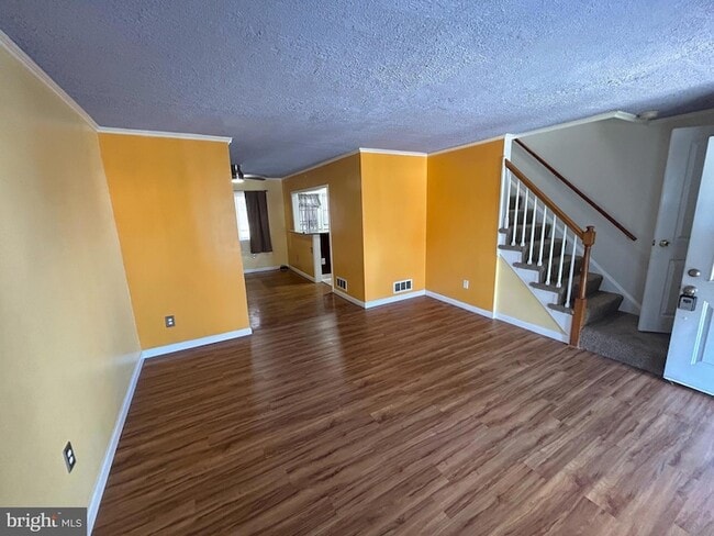 7908 Wallace Rd, Unit 42CD-42CD-2D in Dundalk, MD - Foto de edificio - Building Photo