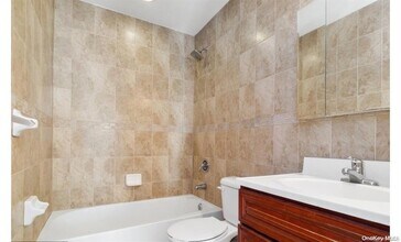 1002 E 35th St, Unit 4 in Brooklyn, NY - Building Photo - Building Photo
