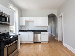 901 N Mozart St in Chicago, IL - Building Photo - Building Photo