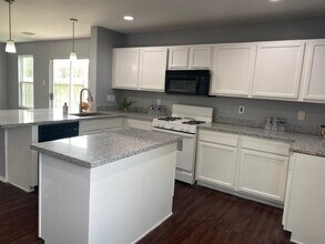 7231 Enchanted Creek Dr in Cypress, TX - Building Photo - Building Photo