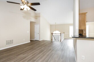 4820 Wilkie Way NW in Acworth, GA - Foto de edificio - Building Photo