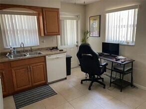 333 Lagoon Dr in Palm Harbor, FL - Building Photo - Building Photo