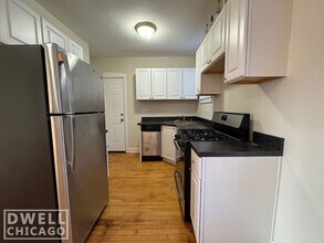 3833 N Greenview Ave, Unit 1 in Chicago, IL - Building Photo - Building Photo