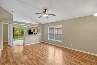 1508 Sunset View Cir in Apopka, FL - Foto de edificio - Building Photo