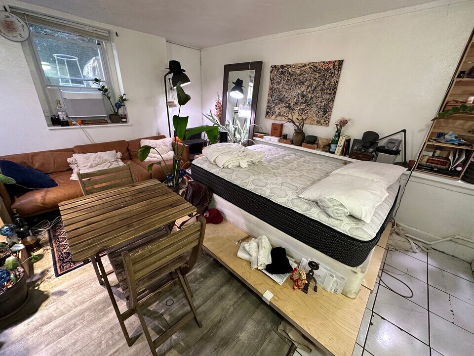 42 Anderson St Photo