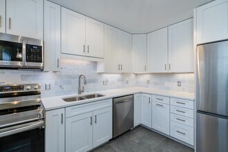 235 W Washington Ave in Kirkwood, MO - Building Photo - Building Photo