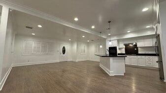 16900 Marlin Pl in Van Nuys, CA - Building Photo