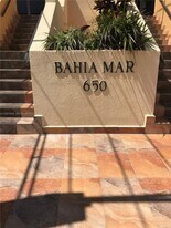 650 Ocean Dr in Key Biscayne, FL - Building Photo