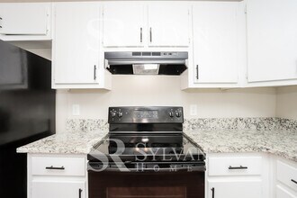 206 Oak Cir N in Stockbridge, GA - Building Photo - Building Photo