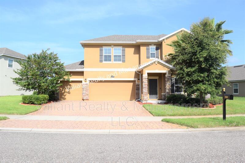 15849 Tisons Bluff Rd in Jacksonville, FL - Building Photo