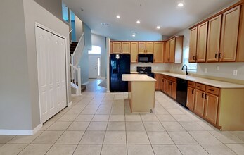 906 Summit Ash Ct in DeLand, FL - Building Photo - Building Photo