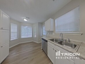 262 Stonewood Dr in West Columbia, SC - Building Photo - Building Photo