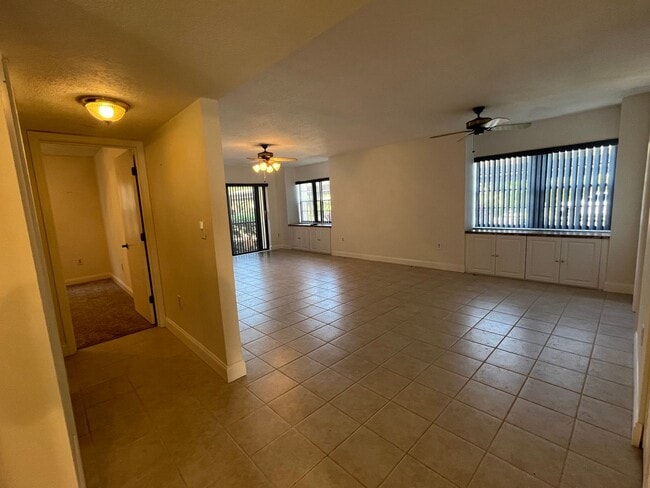 23465 Harbor View Rd in Punta Gorda, FL - Building Photo - Building Photo