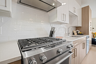 775 Juniper St NE in Atlanta, GA - Building Photo - Building Photo
