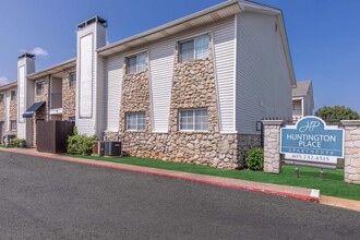 Huntington Place Apartments in Midwest City, OK - Building Photo - Building Photo