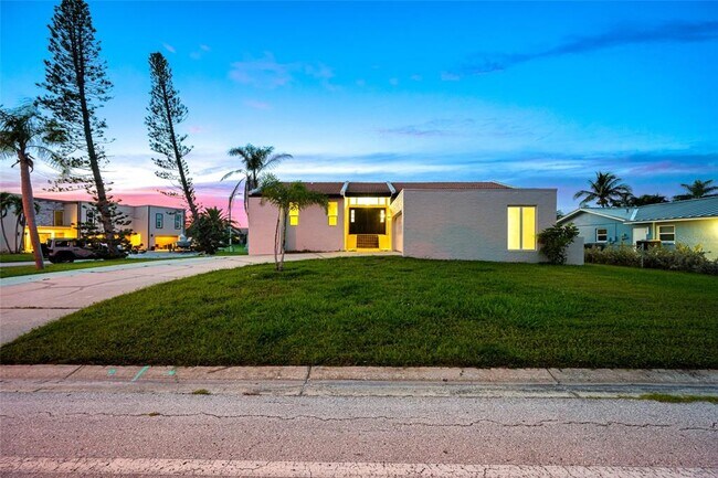 809 59th Ave in St Pete Beach, FL - Building Photo - Building Photo