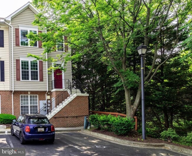 property at 1 Harbour Heights Dr