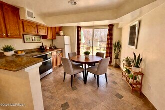 32 Whitney Dr in Marlboro, NJ - Building Photo - Building Photo