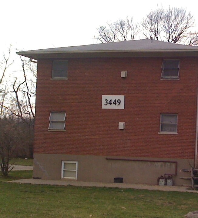 3449 McHenry Ave, Unit 33 in Cincinnati, OH - Foto de edificio