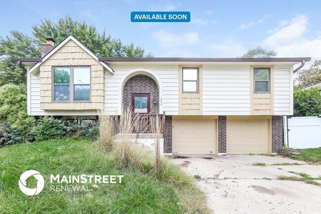 property at 810 N Sioux Ave