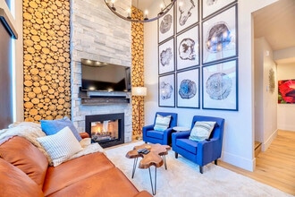 1060 Blue River Pkwy in Silverthorne, CO - Building Photo - Building Photo