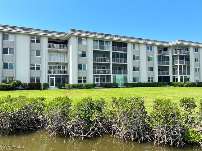 property at 309 Goodlette-Frank Rd