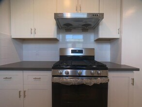 404 Spruce Ave in South San Francisco, CA - Building Photo - Building Photo