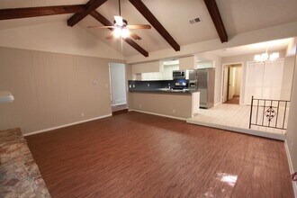 6606 Betty Cook Dr in Austin, TX - Building Photo - Building Photo