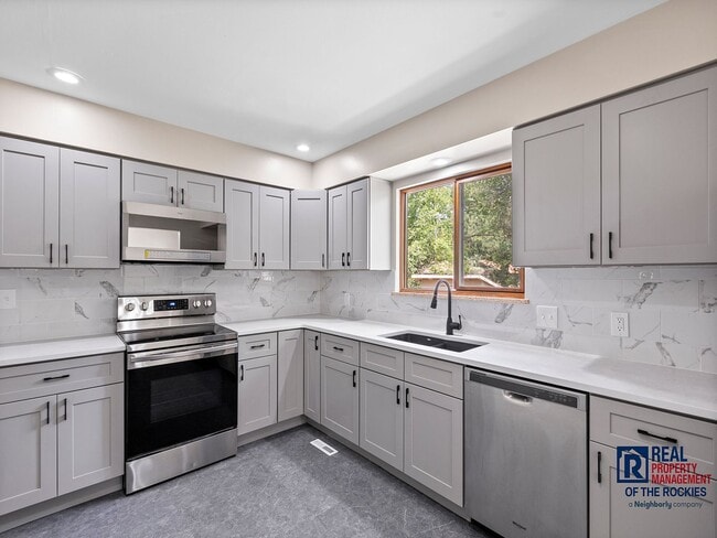 1416 Brentwood Dr