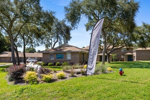 Emerald Cove East in Niceville, FL - Building Photo