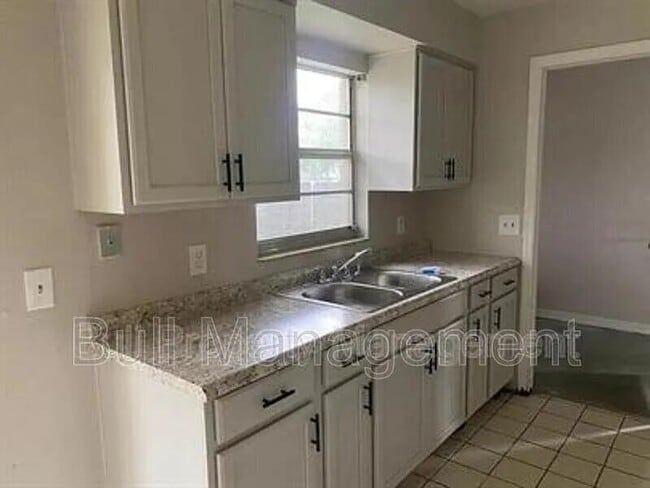 property at 5523 Lehigh Ave