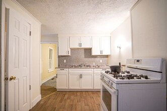 32 Joy St in Ludlow, MA - Building Photo - Building Photo